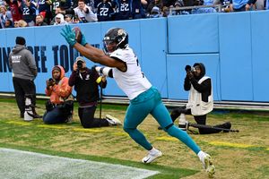 Lawrence throws 3 TDs, Jags end skid in beating Titans 36-22 - The San  Diego Union-Tribune