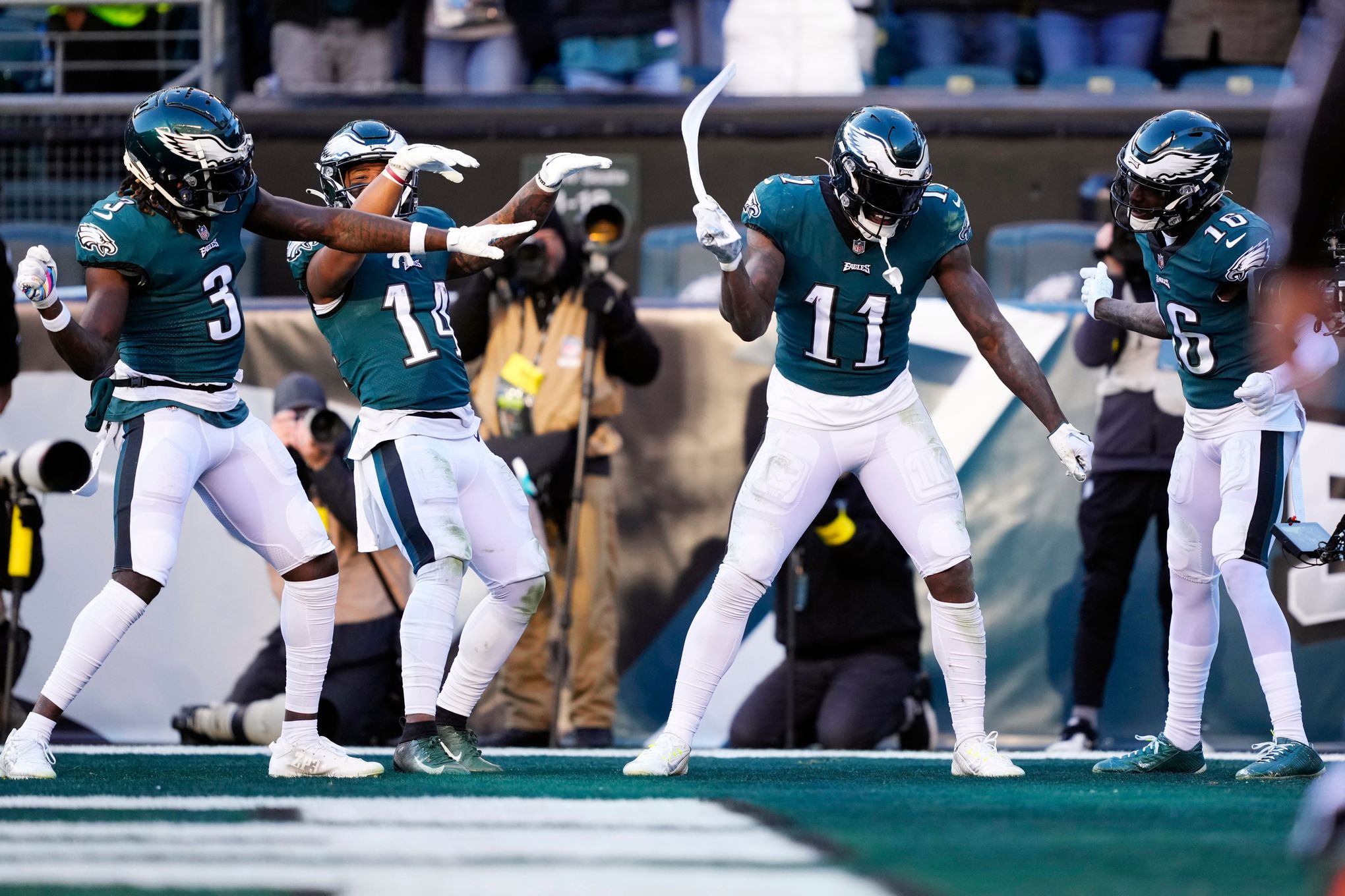 With playoffs looming, Eagles are getting 'sacks on [bleeping] sacks' 