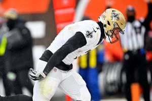 Saints overcome deficit, bitter cold to beat Browns 17-10 - The San Diego  Union-Tribune