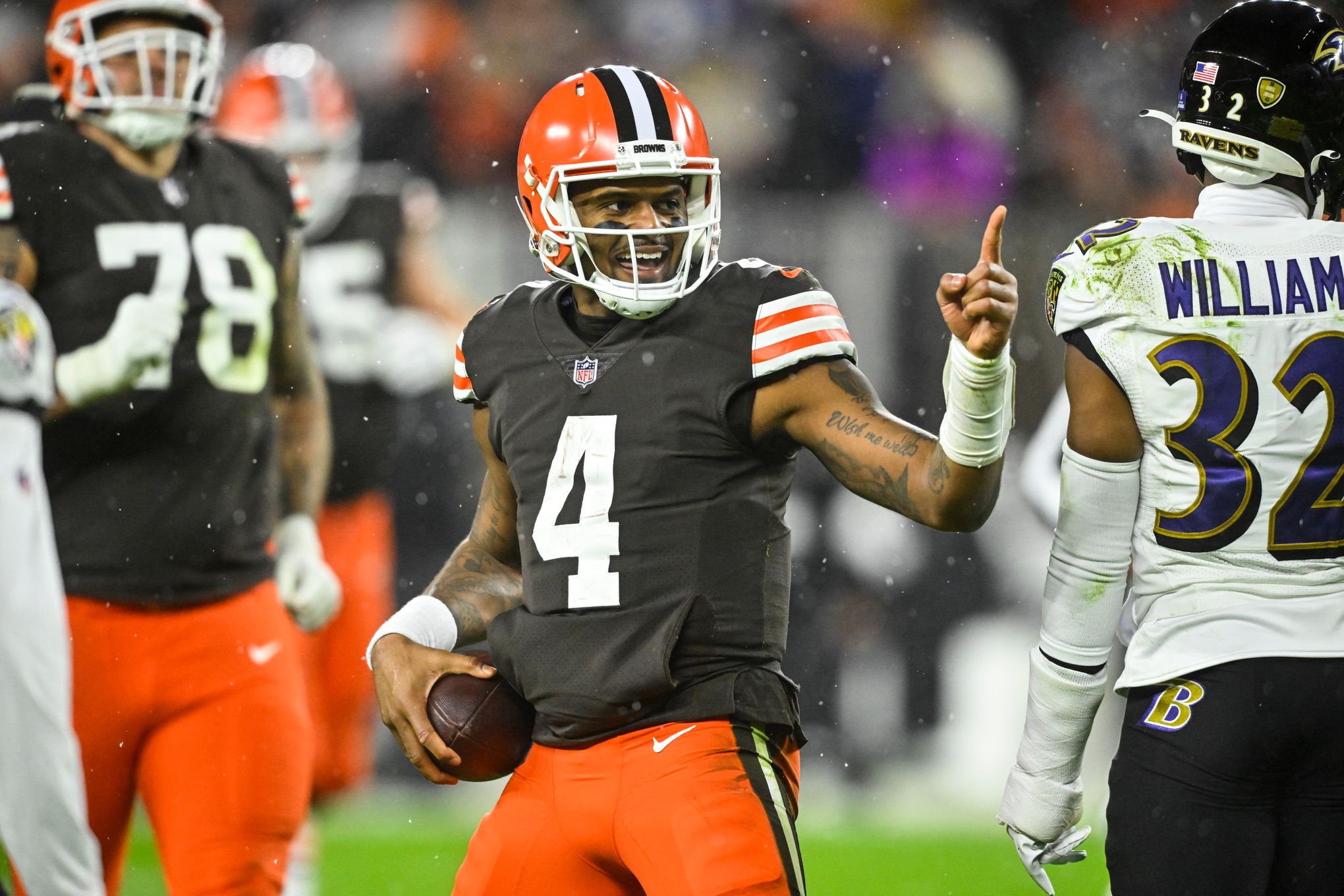 Browns' Jimmy Haslam celebrates game-winning kick vs. Panthers