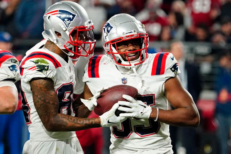 Defense steps up as Patriots get back in playoff position