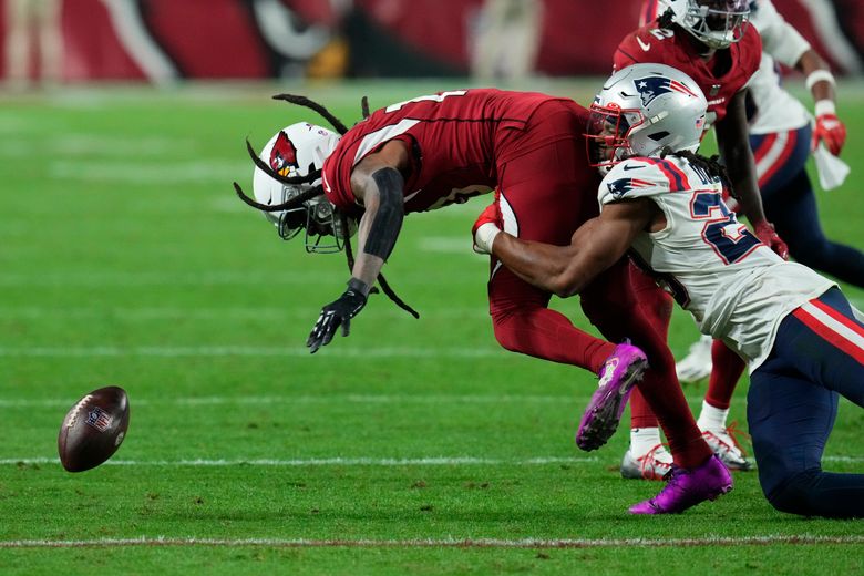 Pats veterans rally around rookie Douglas after his fumble