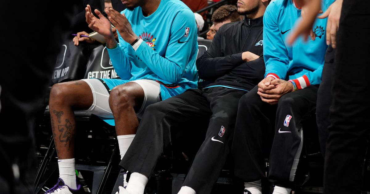 Suns AllStar Booker out at least 4 weeks with groin strain The