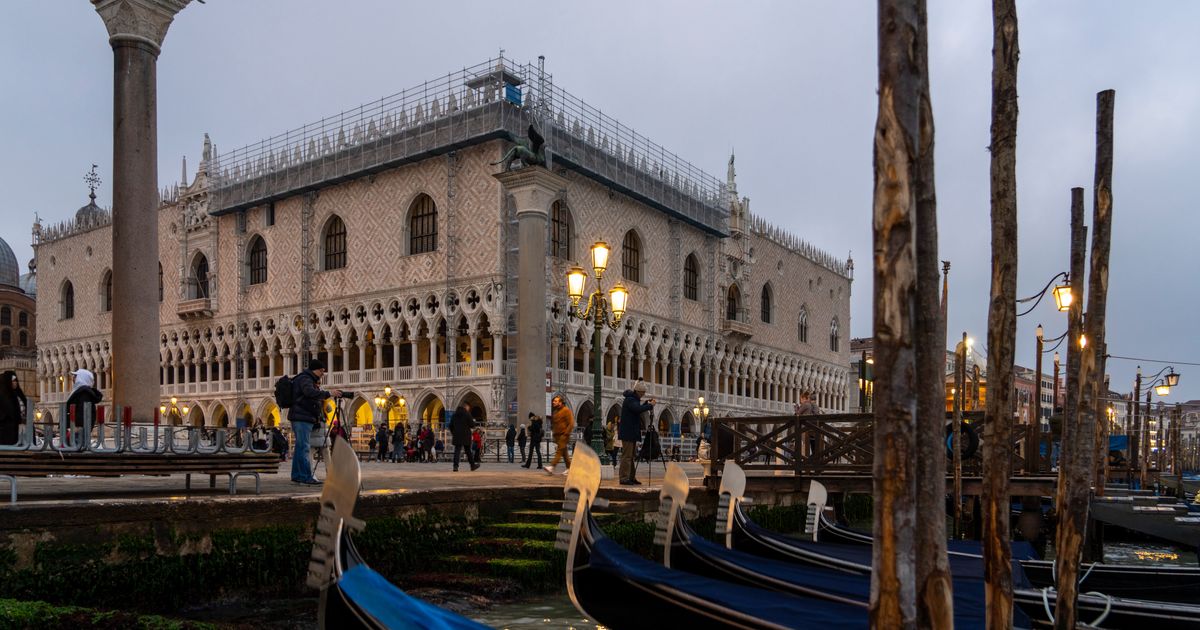AP PHOTOS: ‘Preventive conservation’ at Venetian palace