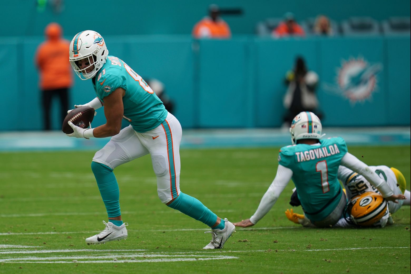 Tua Tagovailoa officially out with concussion at New England | The Seattle  Times