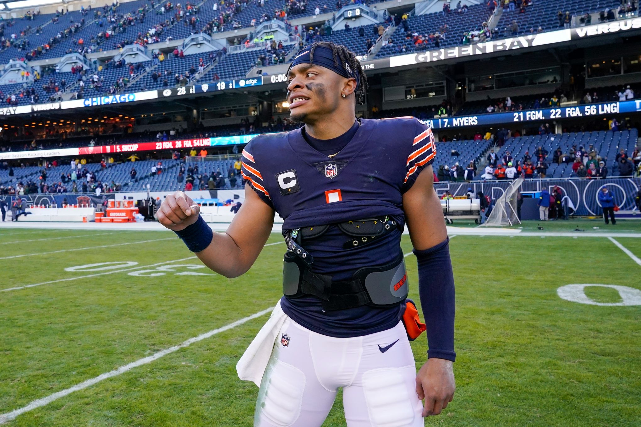 Matt Eberflus: Justin Fields, Bears starters will get 'some time