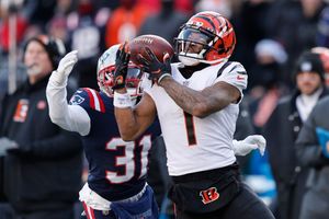 Patriots fall short as Bengals force late red zone turnover