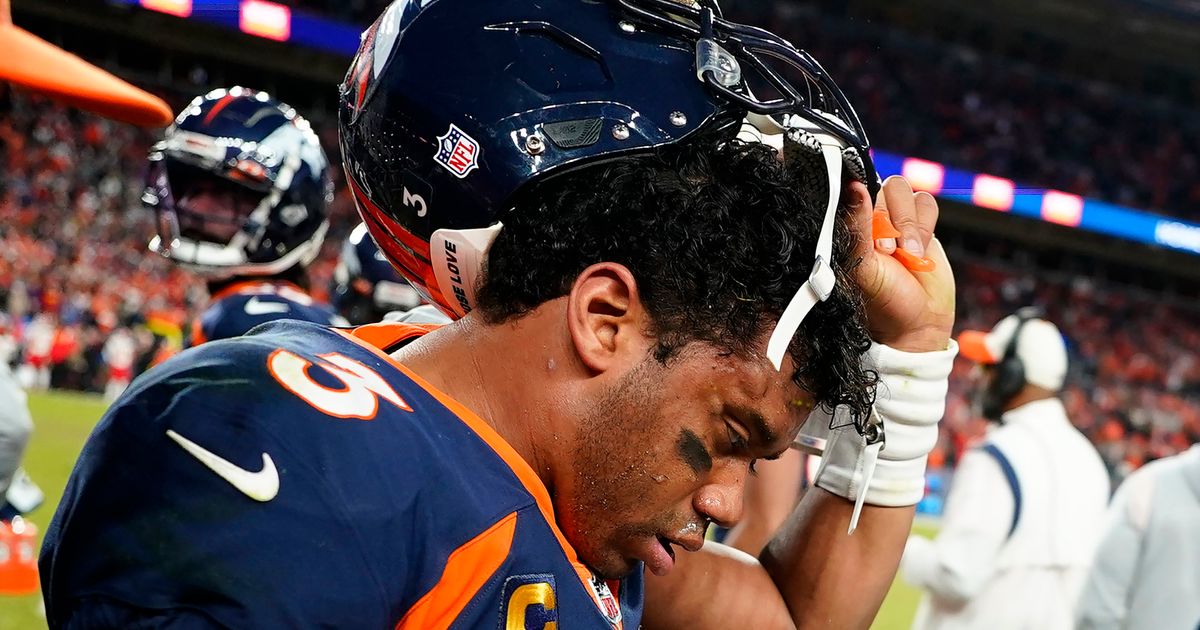 Denver Broncos rule out safety Justin Simmons against the Miami Dolphins  because of a hip injury, World