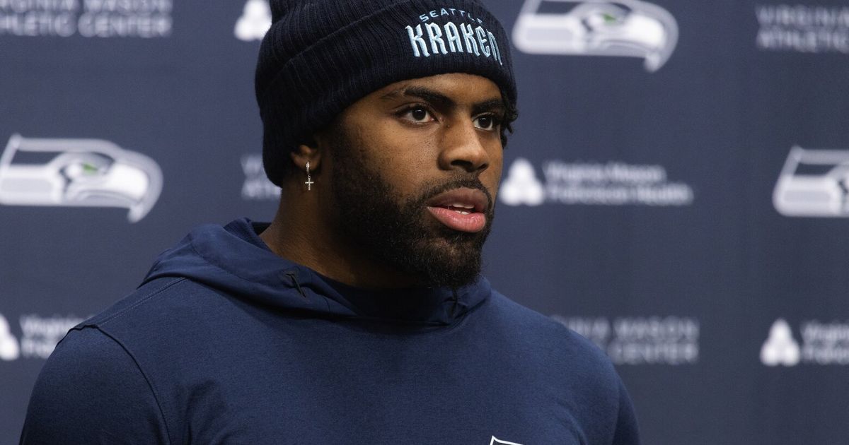 Seattle Seahawks Jordyn Brooks at practice after knee injury