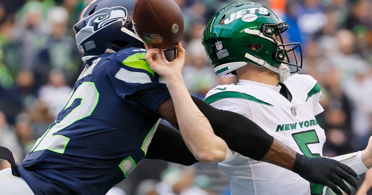 Post-Game Reaction Podcast: Seahawks ground Jets, keep playoff chances  alive - Field Gulls