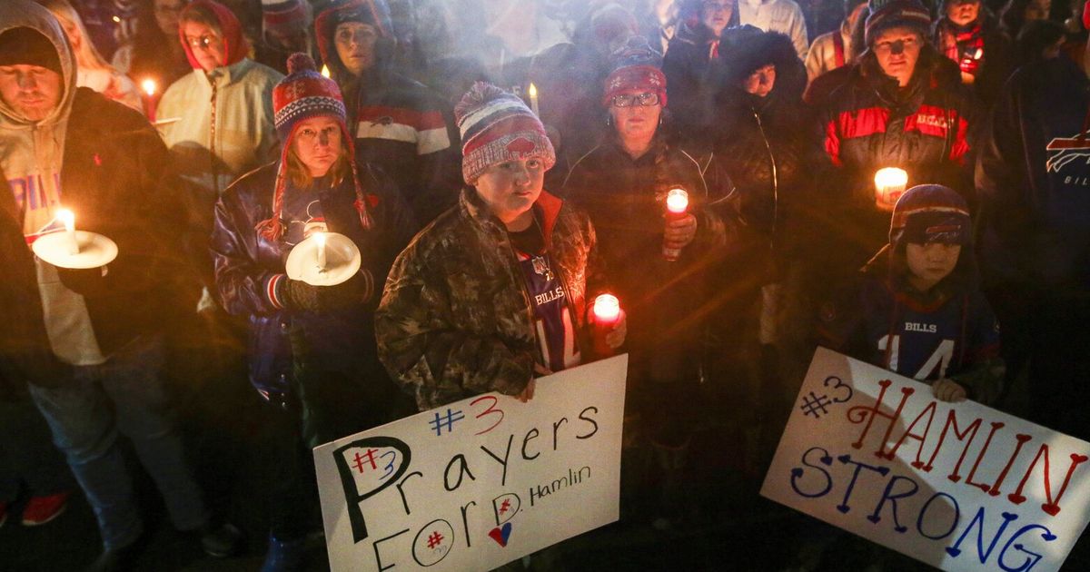 Several Browns Pray in Protest During National Anthem - The New