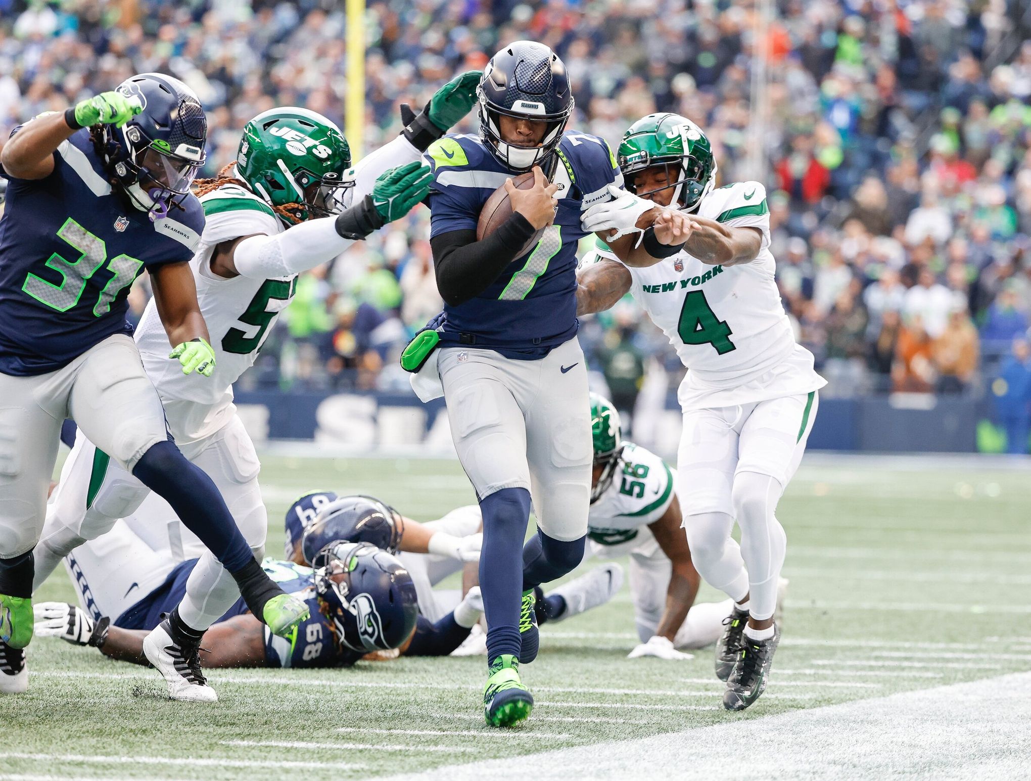 What to watch for when Seahawks host the Rams in Week 18 — plus