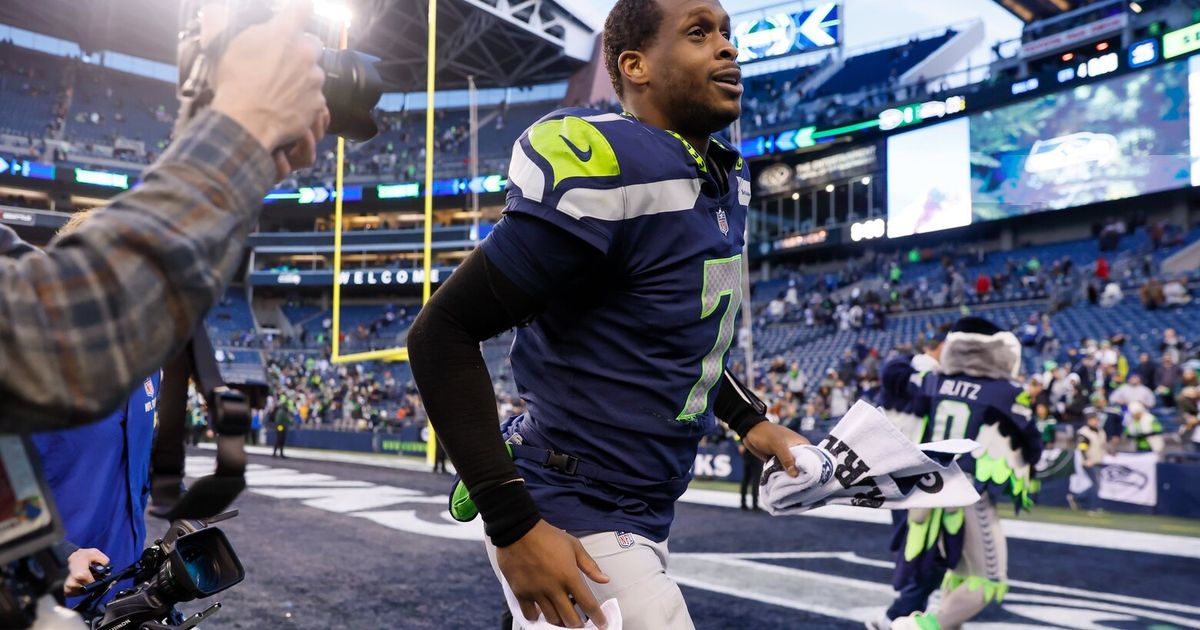 Seahawks' Geno Smith ready for playoffs, next chapter of comeback year -  The Columbian