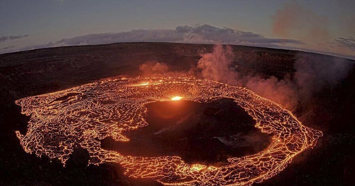 Hawaii’s Kilauea volcano erupts again, summit crater glows | The ...