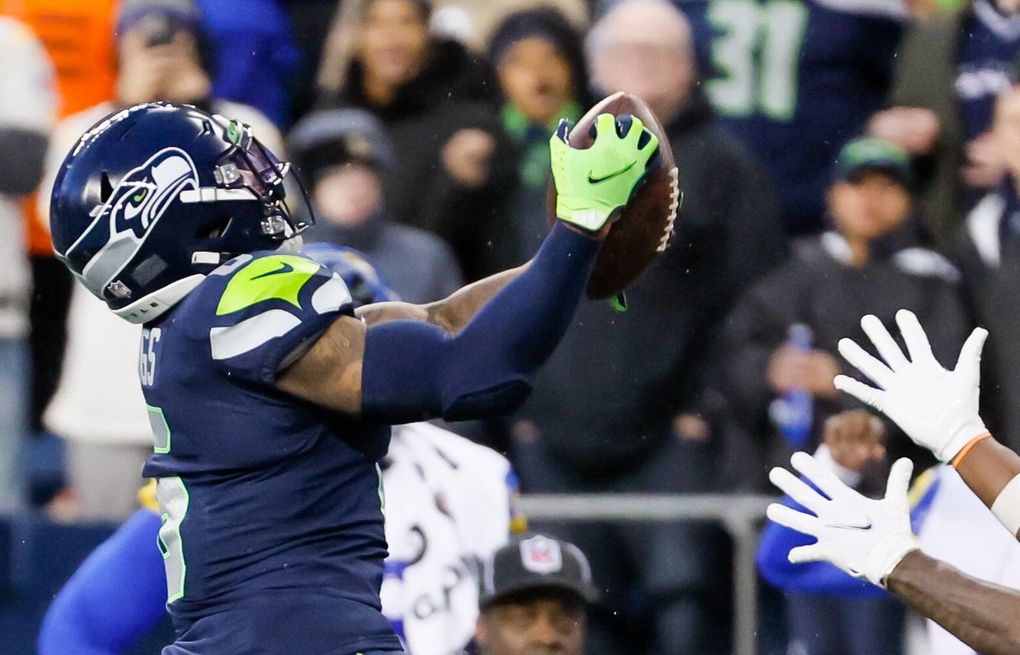 Seahawks' Quandre Diggs wastes no time trying to recruit Bobby Wagner back  to Seattle - Field Gulls