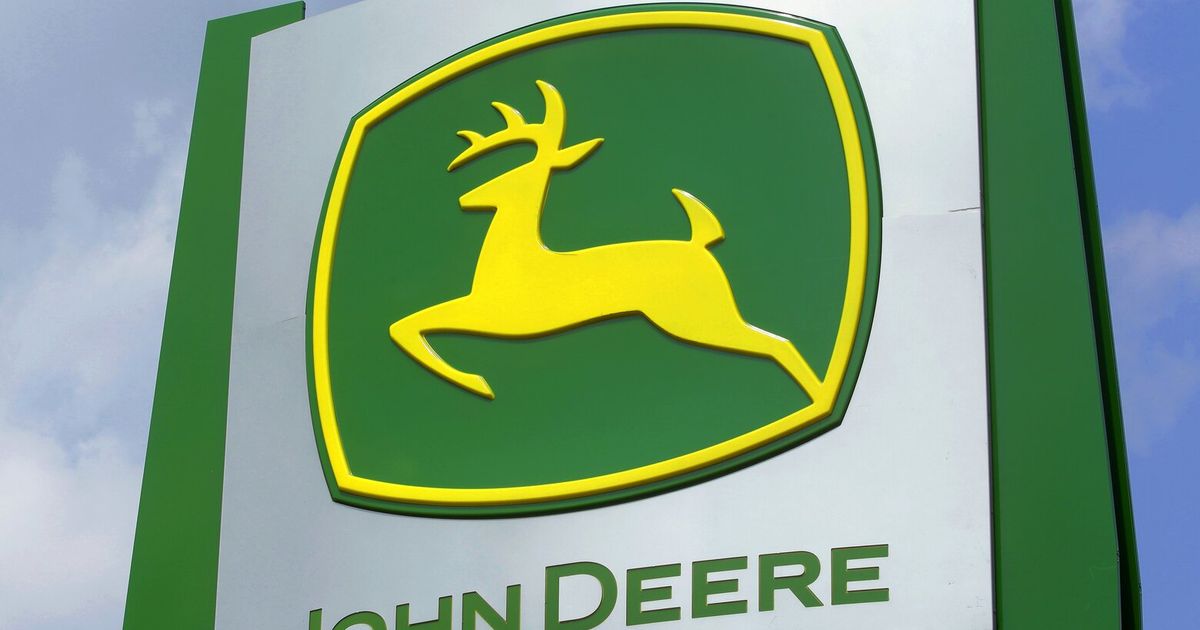 John Deere, farm group reach deal on fixing equipment