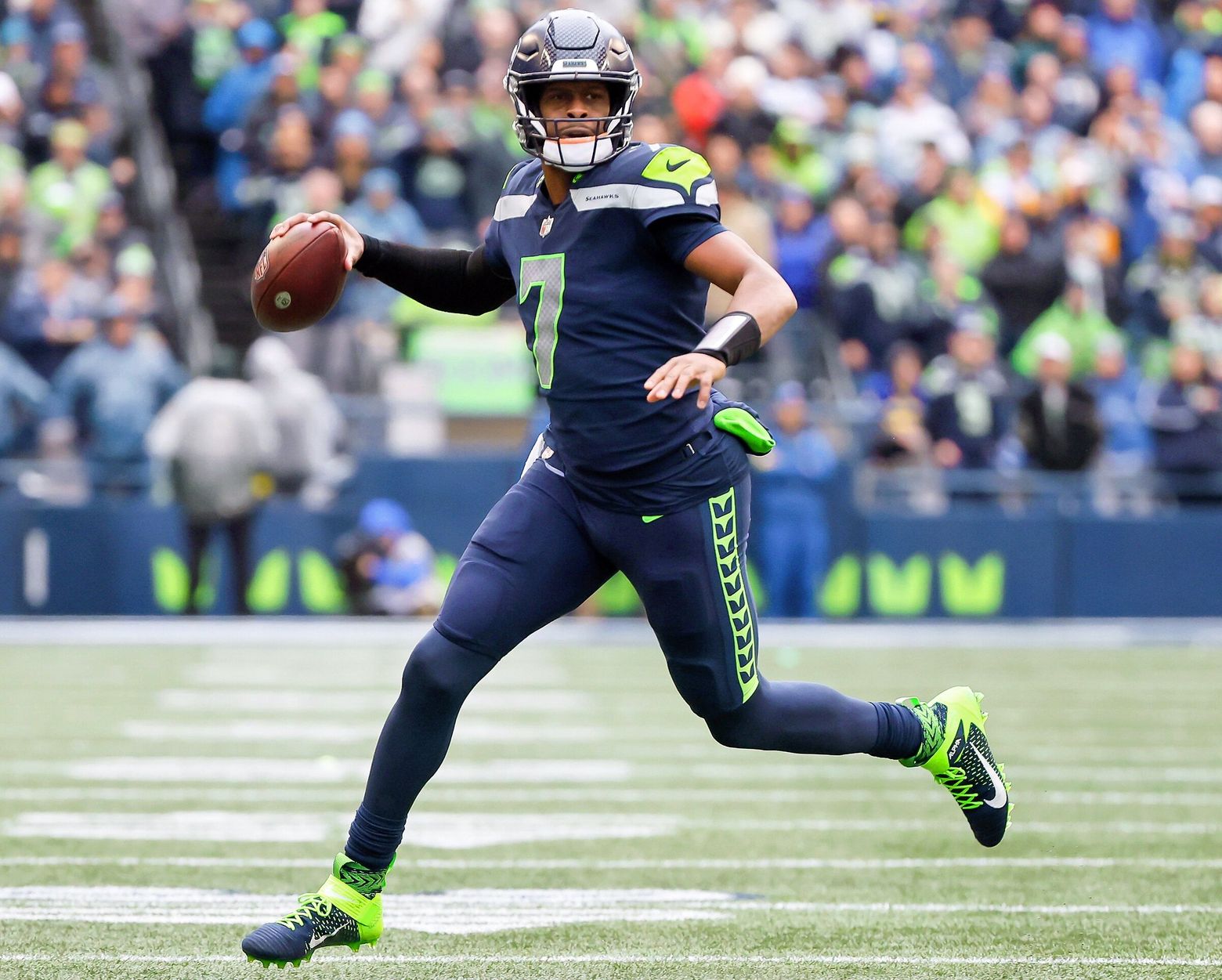 In NFL full of instability, Geno Smith stabilizes the QB spot for Seahawks  | The Seattle Times