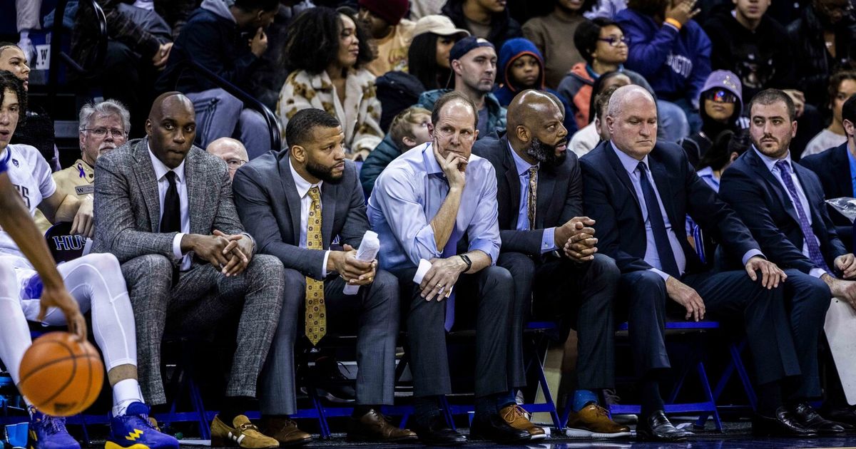 Amid losing streak, Husky men’s basketball team searching for answers