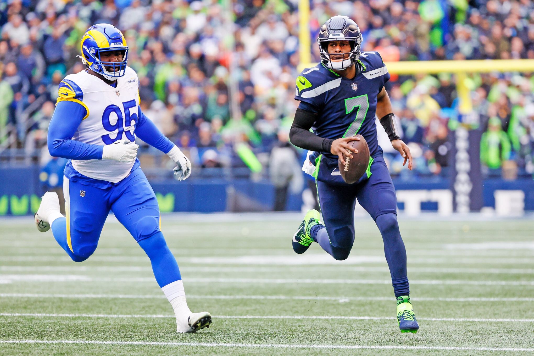Late Kenneth Walker III touchdown lifts Seahawks to crucial NFC