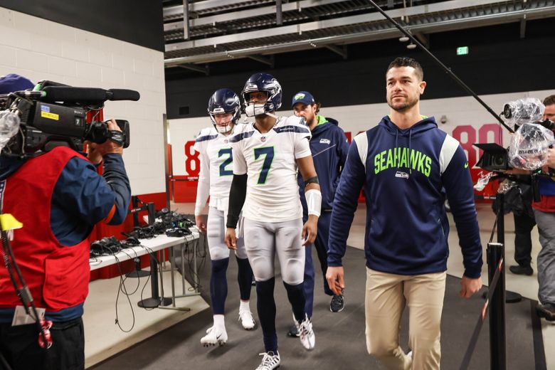 Geno Smith and Drew Lock looking uneven early in Seahawks training