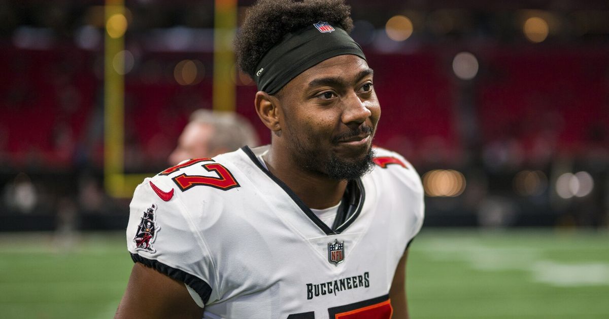 Russell Gage carted from Bucs-Jets joint practice - NBC Sports