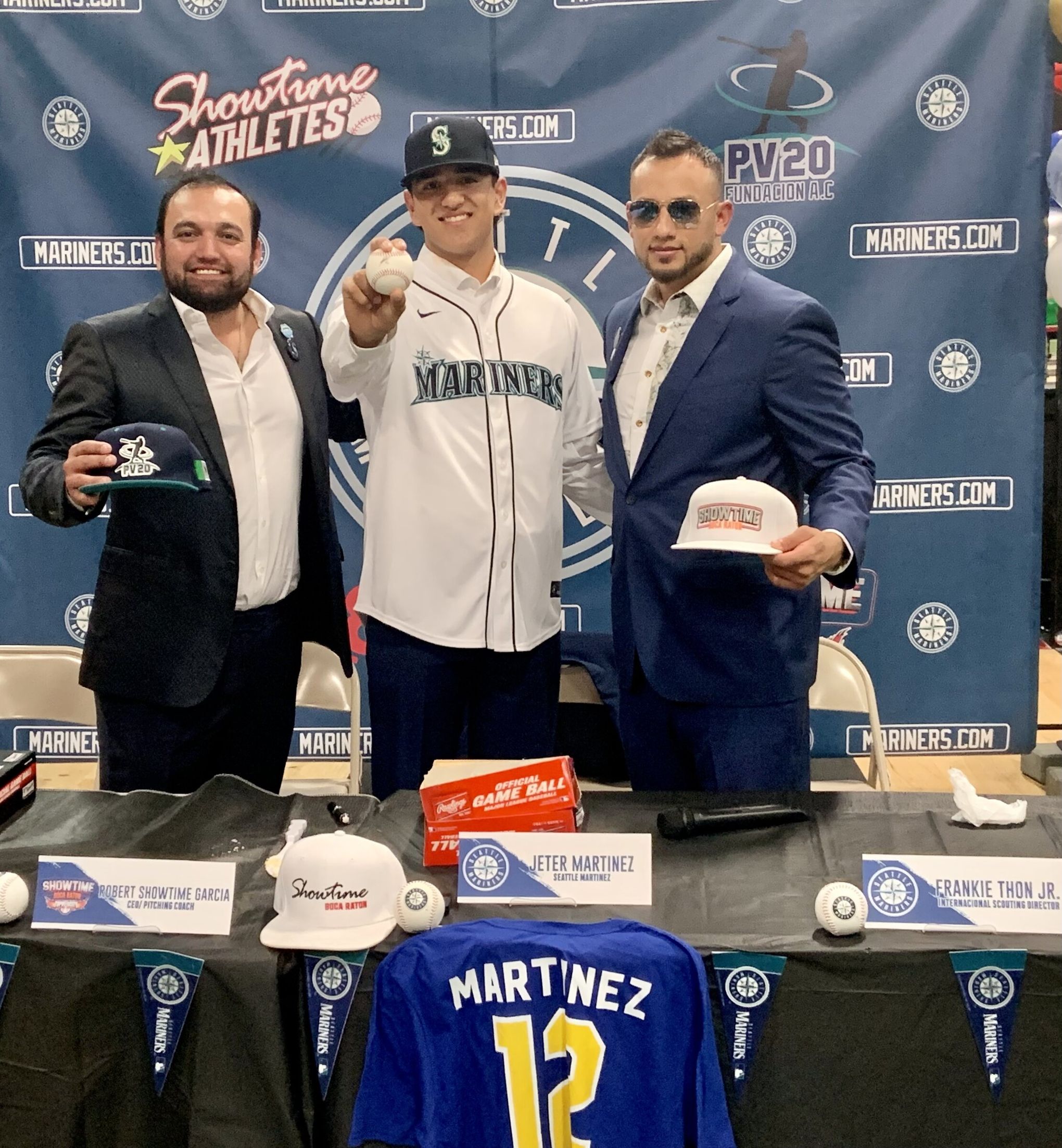 Fireworks, Bark in the Park and bobbleheads: Mariners announce 2023  promotions schedule