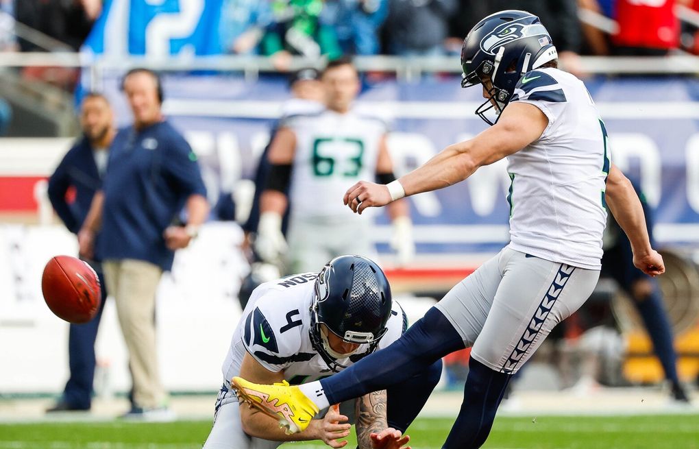 Seahawks bring back free-agent kicker Jason Myers — on a much bigger deal