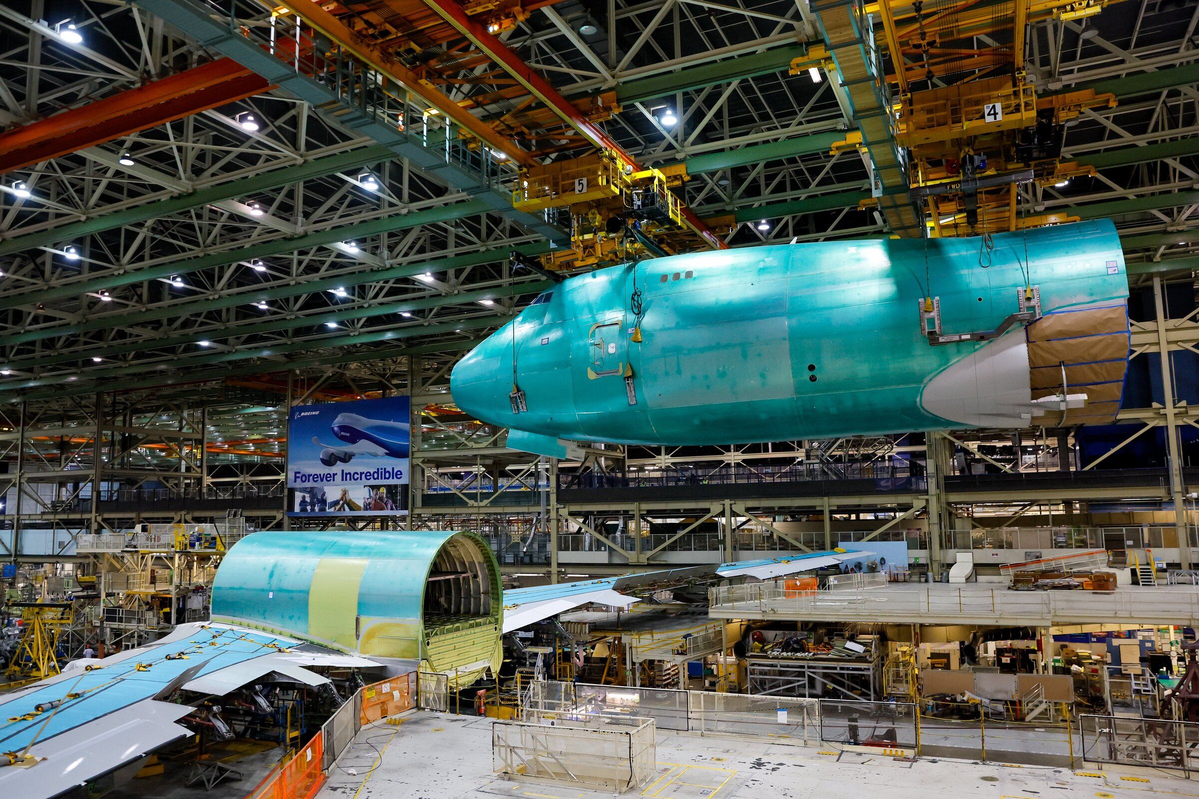 Building Boeing's last 747: The nighttime drama of the final big