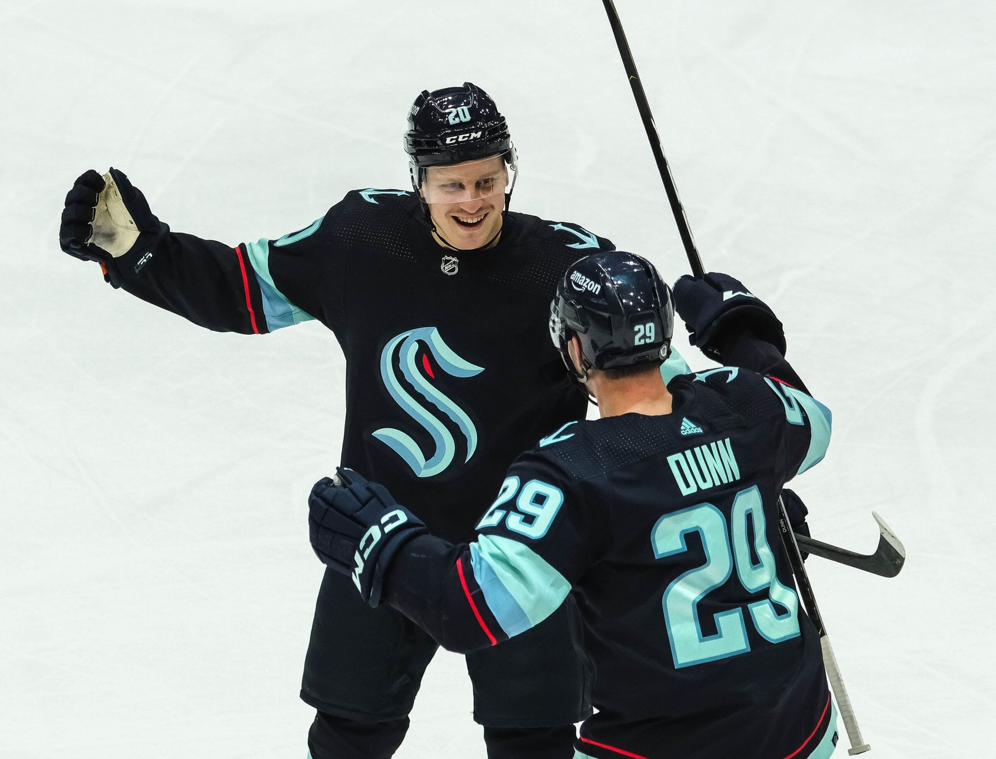 Kraken finally topple Canucks with convincing 6-1 victory - The San Diego  Union-Tribune