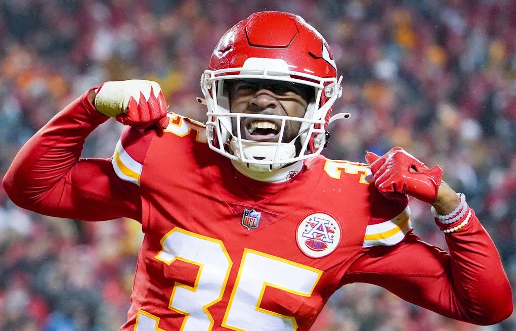 Dude Perfect crew reacts to Kansas City Chiefs rookie cornerback Jaylen  Watson's 99-yard go-ahead pick-six