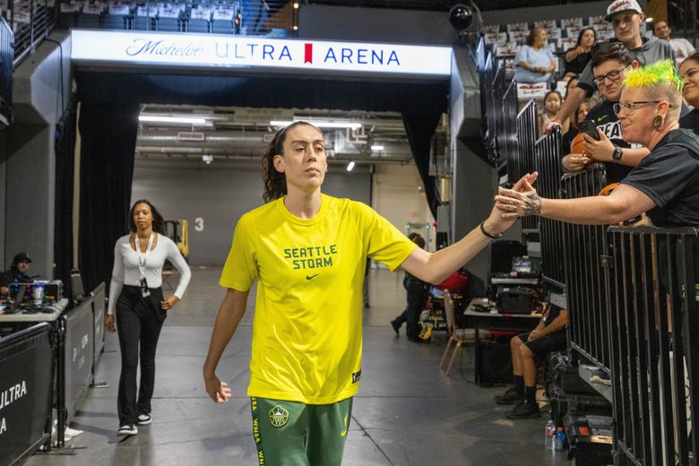 WNBA star Breanna Stewart narrows down choices to Liberty or Storm