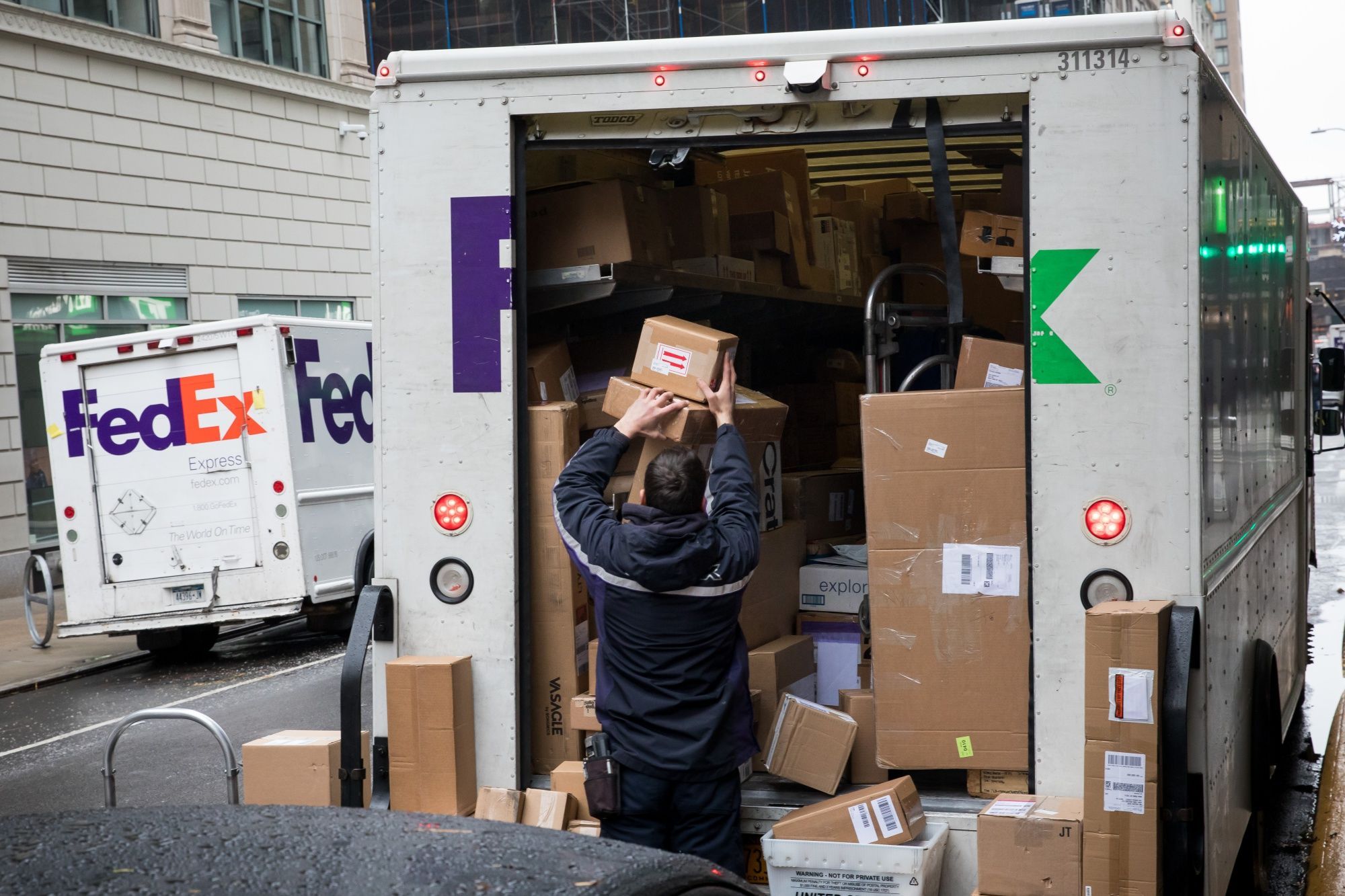 FedEx to use Olympic-style rankings to weed out delivery