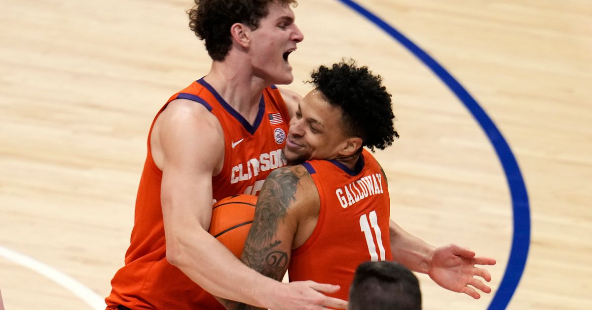 Surprising Clemson hoops on top with best ACC start