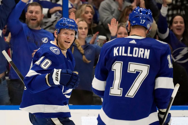 Stamkos, Perry lead Lightning to 4-2 win over Wild