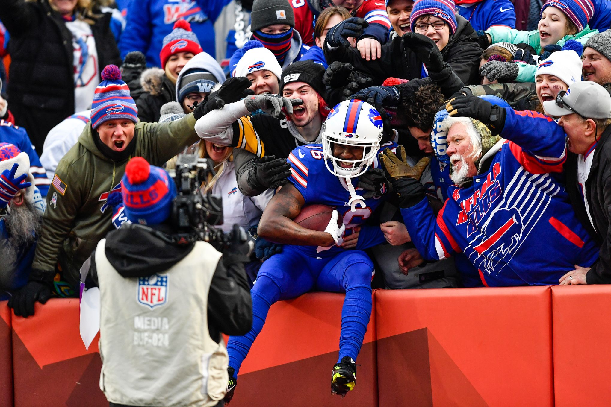 Josh Allen dons jersey of Bills Mafia fan favorite pre-game vs. Patriots 