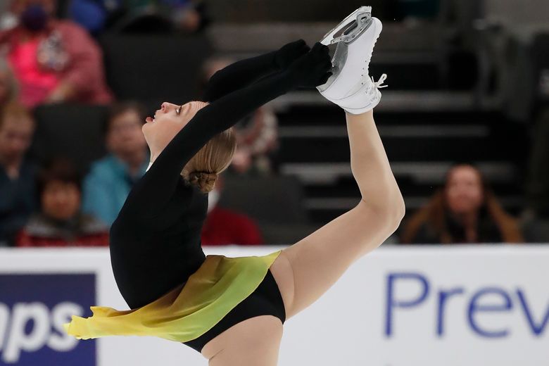Isabeau Levito BARELY holds off Amber Glenn for lead in US Nationals short  program