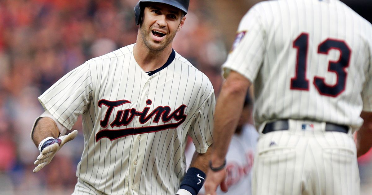 Joe Mauer has been inducted into the Twins HOF : r/baseball