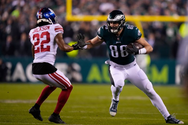 Busted first down chain slows Giants-Eagles playoff game