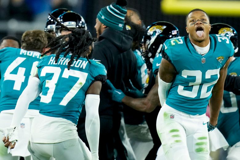 Jacksonville gets wild-card win over Los Angeles behind gutsy  fourth-quarter play calls