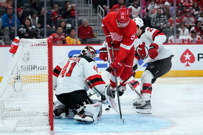 Vitek Vanecek, Devils take down Red Wings in Detroit