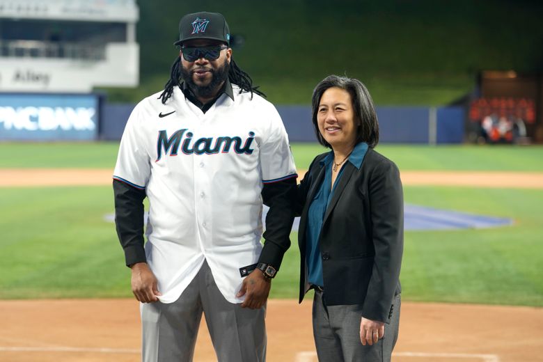 Johnny Cueto contract: Marlins sign a pitcher, which means trade is looming