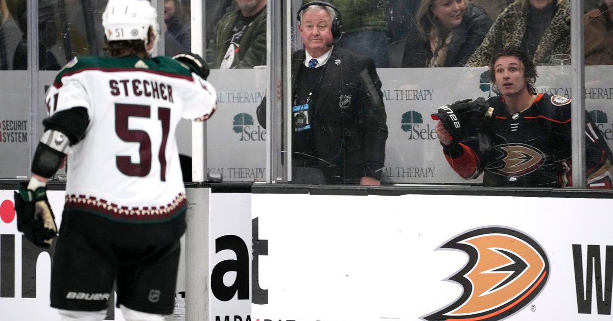 Zegras scores in OT, Ducks beat Coyotes for 3rd win a row