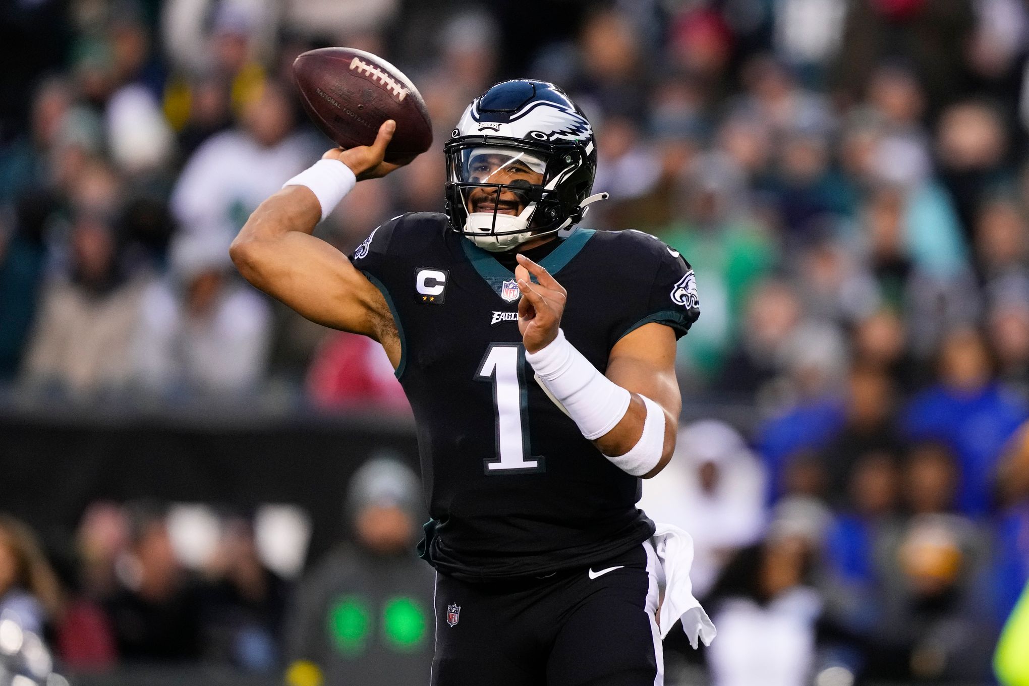 Hurts returns from injury, leads Eagles to No. 1 seed in NFC - Seattle  Sports