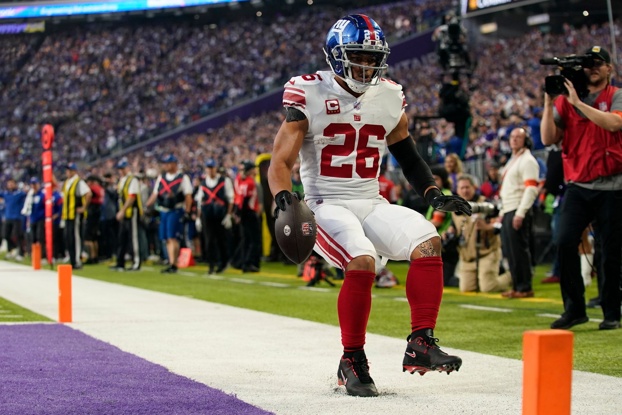 Seahawks-Giants 'MNF' line moves with Saquon Barkley doubtful