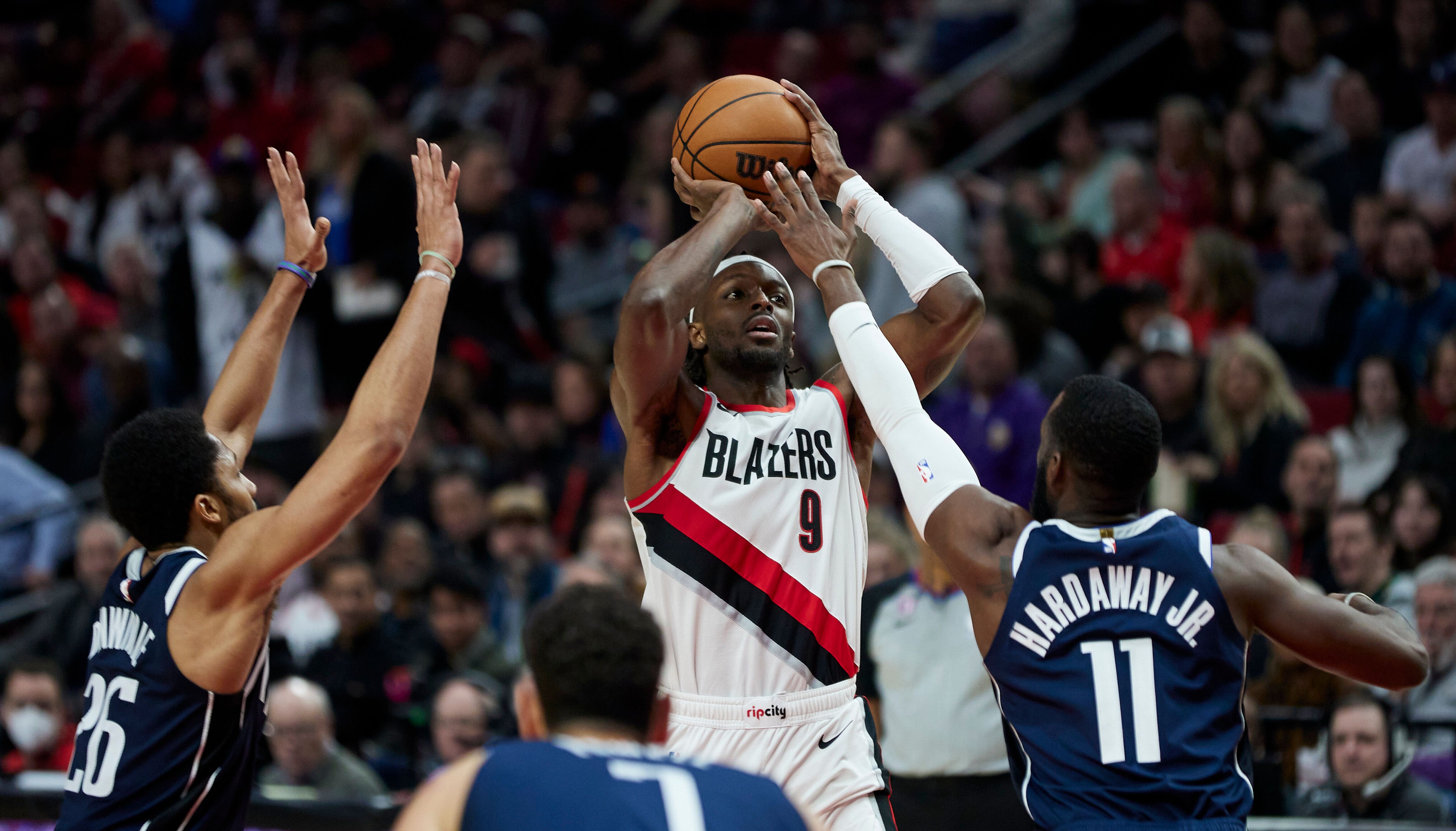 Lillard Has 32 And Blazers Beat Mavs 136-119 To End Skid | The Seattle ...