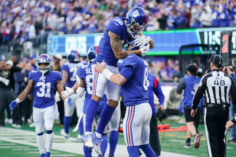 Giants rout Colts, reach playoffs for 1st time since 2016