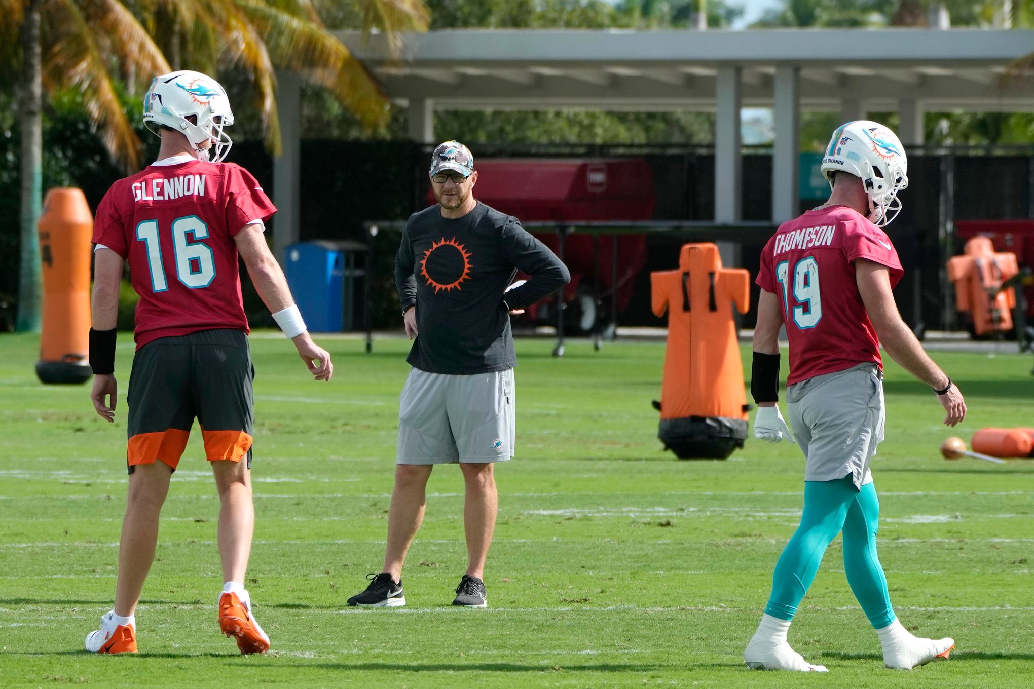 Dolphins head coach Mike McDaniel preparing for Skylar Thompson, Teddy  Bridgewater to start against Jets