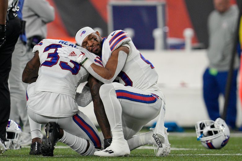 NFL, sports world reaction to injury to Bills' Damar Hamlin