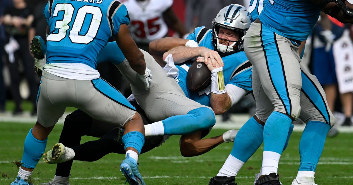 Panthers' division title hopes dashed in 30-24 loss to Bucs