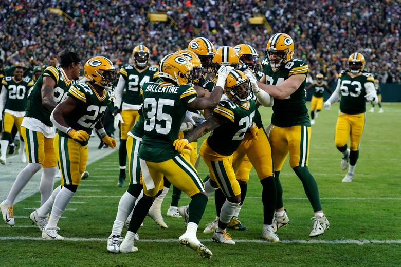 Rodgers, Packers rout Vikings 41-17, control playoff fate